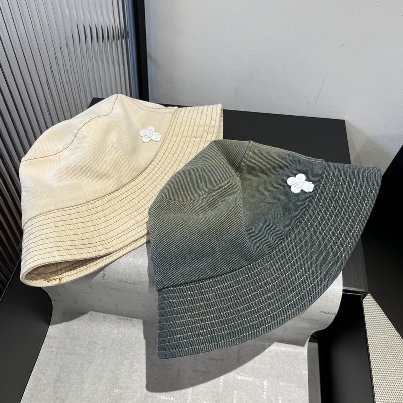 LV  hat 031073